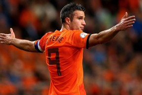 九游手机游戏-西甲赛季中段，落后球队加紧追赶领先者，西甲联赛最后几名降级