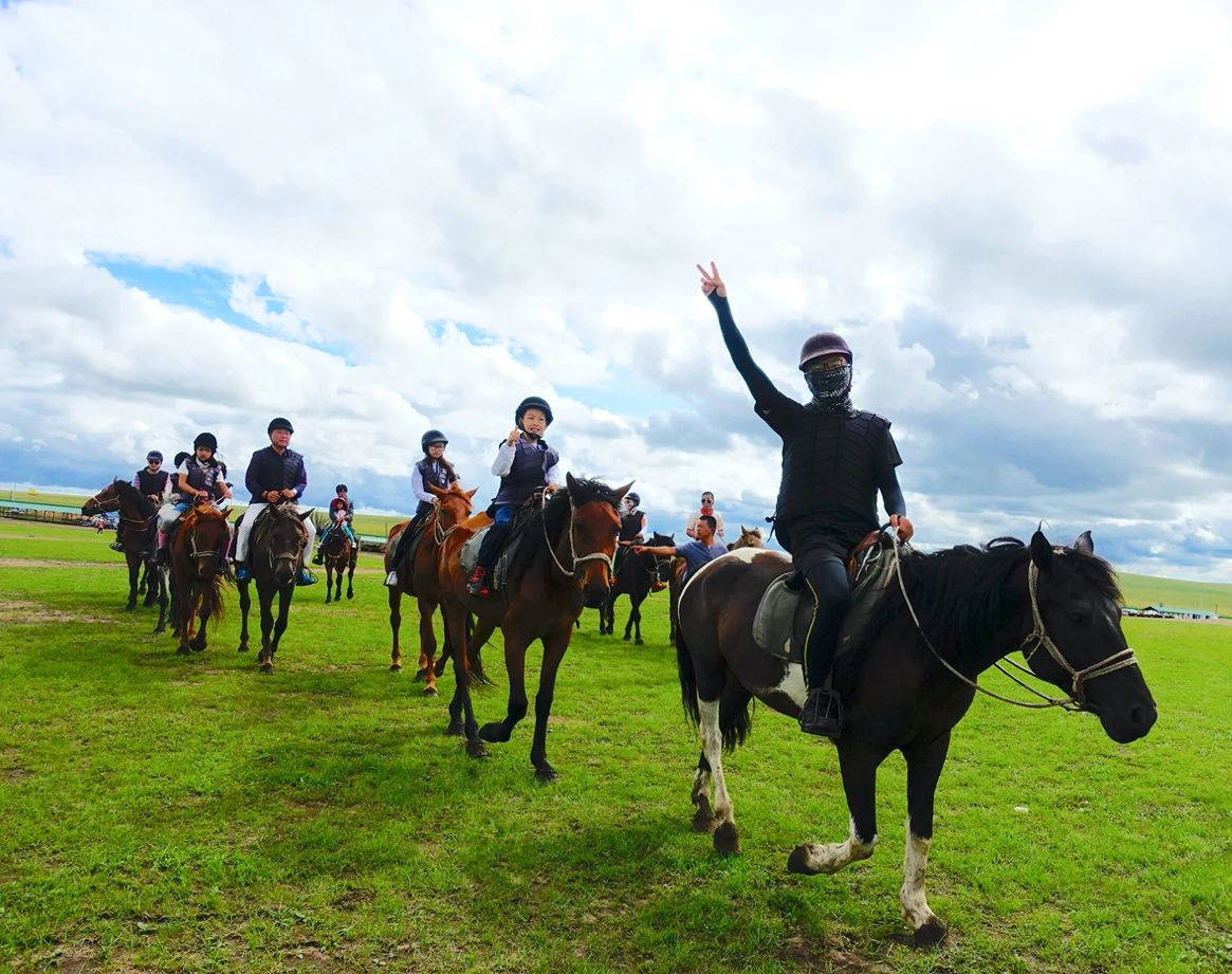 特色草原骑马体验比赛,感受民族风情 特色草原骑马体验比赛,感受民族风情