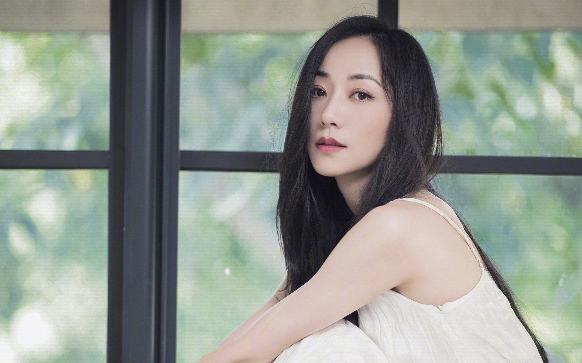 2022年季后赛：库里在第三节一人投中五个三分，瞬间锁定胜局，库里本赛季投进了多少三分