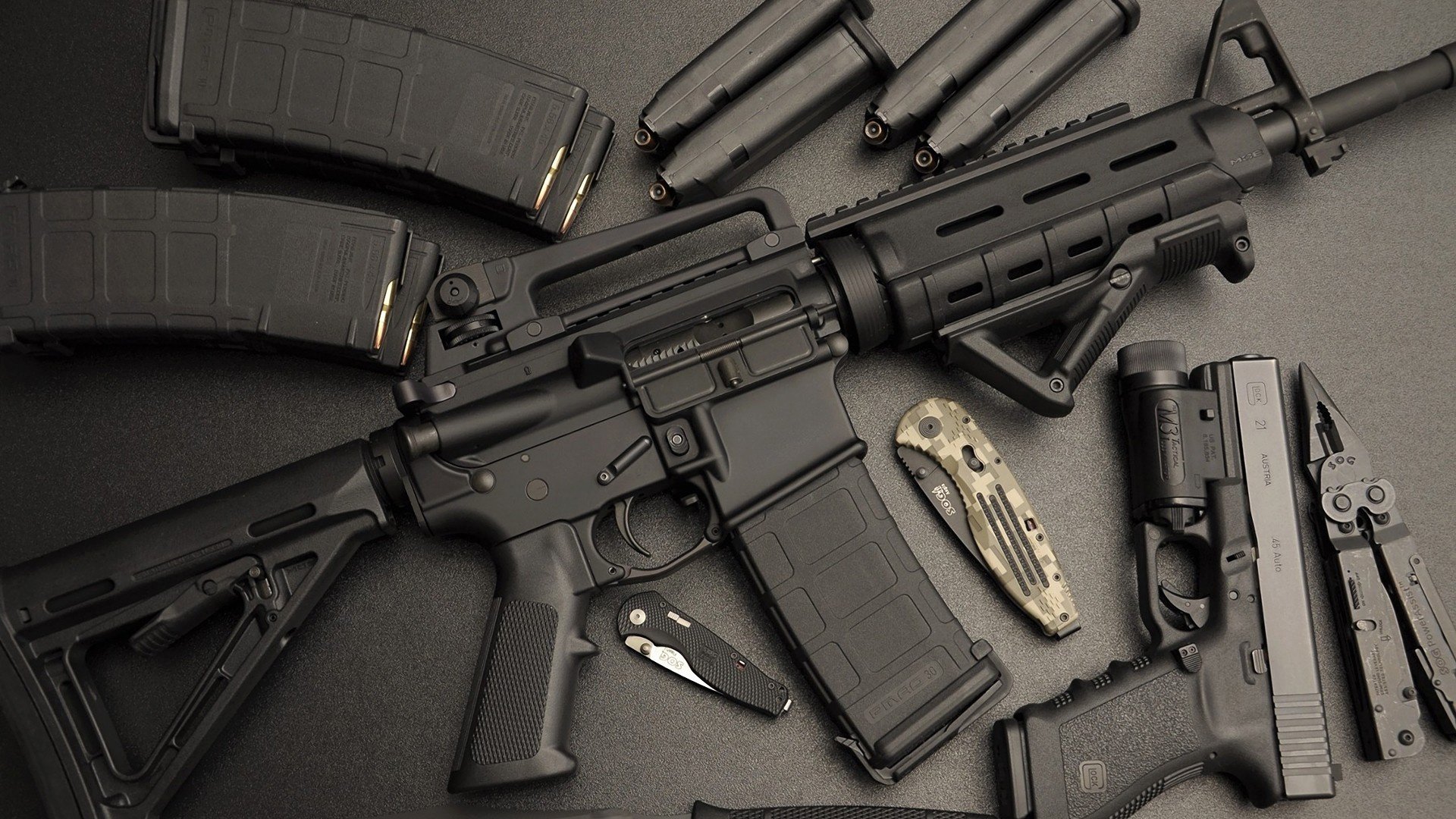 女子篮球加强传球视野训练提升组织效率,女生行进传球技巧